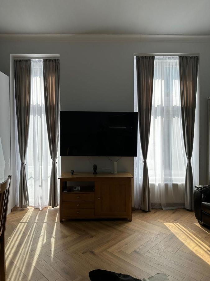 Oyster Flat Victoriei Bucarest